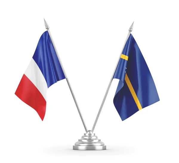 Banderas de mesa Nauru y Francia aisladas en renderizado 3D blanco — Foto de Stock