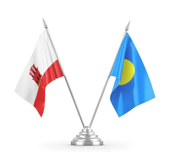Flagi stołowe Palau i Gibraltaru izolowane na białym renderowaniu 3D — Zdjęcie stockowe
