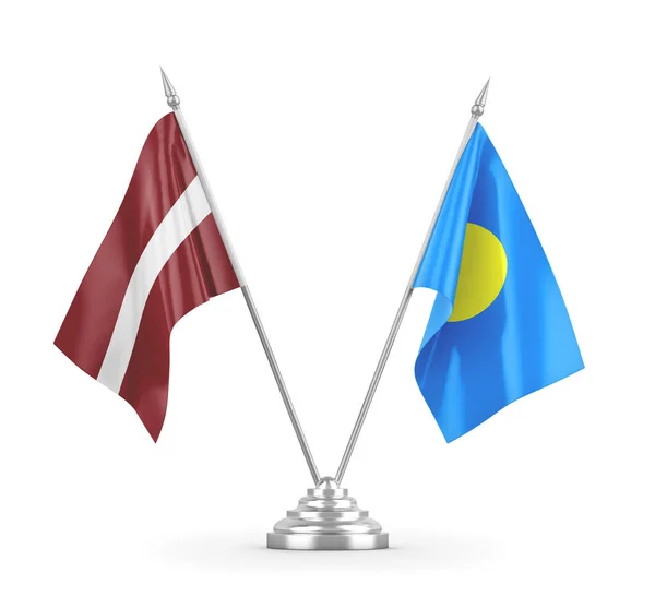 Palau a Lotyšsko tabulky vlajky izolované na bílém 3D vykreslování — Stock fotografie