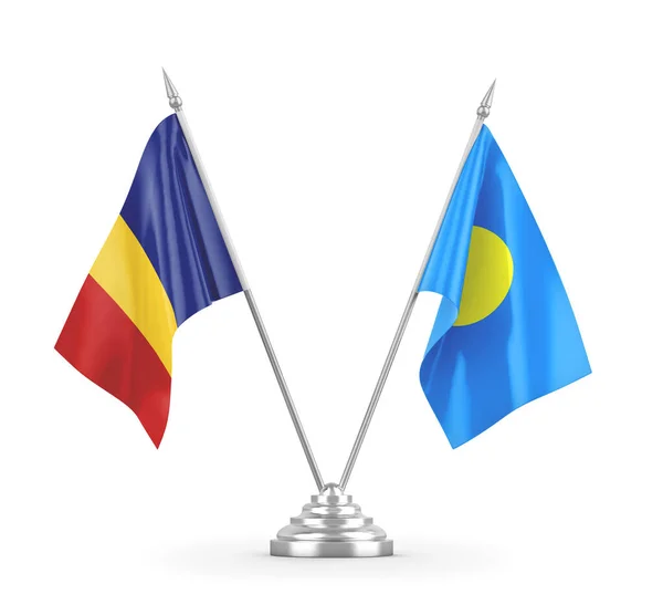 Palau en Roemenië tafelvlaggen geïsoleerd op witte 3D rendering — Stockfoto
