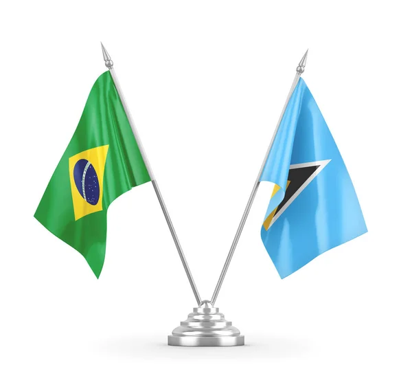 Saint Lucia och Brasilien bordsflaggor isolerade på vit 3D-rendering — Stockfoto