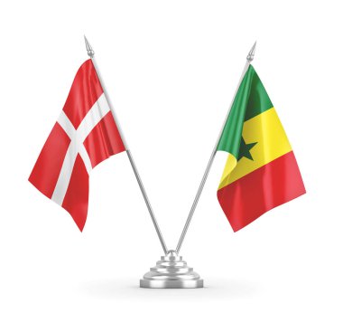 Senegal ve Danimarka masa bayrakları beyaz 3D görüntüleme üzerinde izole edildi