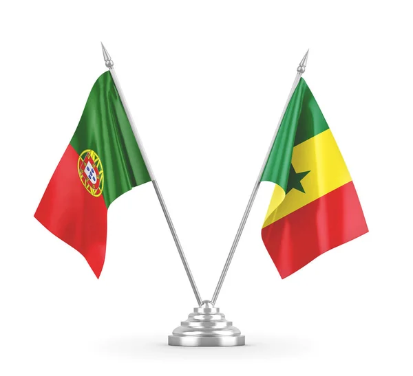 Banderas de mesa Senegal y Portugal aisladas en renderizado 3D blanco — Foto de Stock