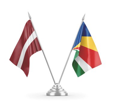 Seyşeller ve Letonya masa bayrakları beyaz 3D görüntüleme üzerinde izole edildi