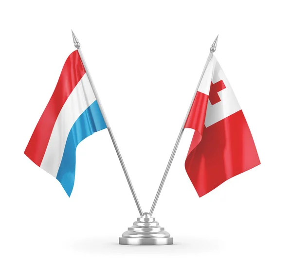 Tonga en Luxemburg tafelvlaggen geïsoleerd op witte 3D rendering — Stockfoto