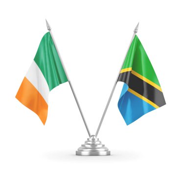 Tanzanya ve İrlanda masa bayrakları beyaz 3D görüntüleme üzerinde izole edildi