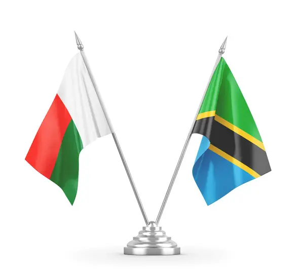 Banderas de mesa Tanzania y Madagascar aisladas en renderizado 3D blanco — Foto de Stock