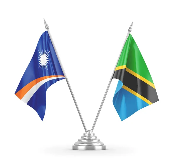 Banderas de mesa Tanzania e Islas Marshall aisladas en renderizado 3D blanco — Foto de Stock