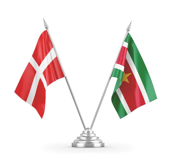 Suriname en Denemarken tafelvlaggen geïsoleerd op witte 3D rendering — Stockfoto