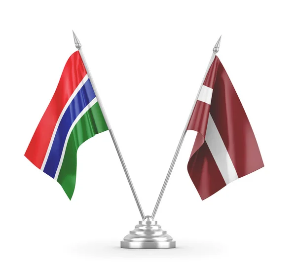 Латвія і Гамбія настільні прапори ізольовані на білому 3D рендерингу — стокове фото