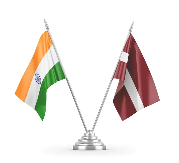 Łotwa i Indie tabeli flagi izolowane na białym renderingu 3D — Zdjęcie stockowe