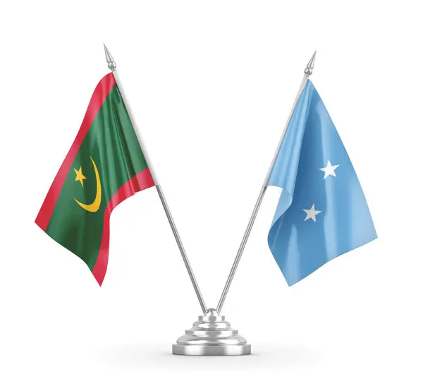 Banderas de mesa Micronesia y Mauritania aisladas en renderizado 3D blanco — Foto de Stock