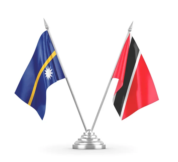 Banderas de mesa Trinidad y Tobago y Nauru aisladas en renderizado 3D blanco —  Fotos de Stock