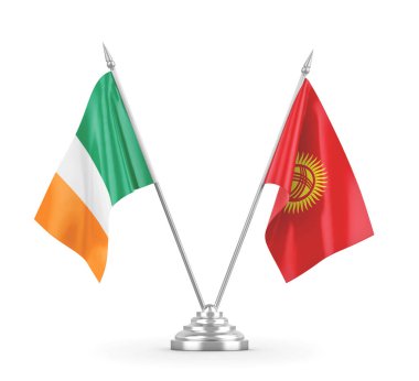 Kırgızistan ve İrlanda masa bayrakları beyaz 3D görüntüleme üzerinde izole edildi