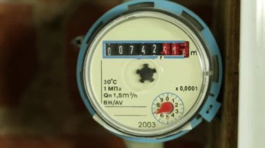 Eski su sayacı, yakın.