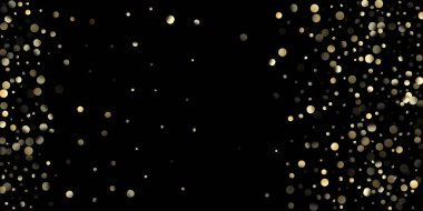 Siyah üzerine Altın Konfeti Duşu. VIP Gold, Gümüş Folyo Kış Konfeti. Altın halkalar, Düşen Noel Bokeh 'i. Zarif yeni yıl kutlama şablonu. Altın halkalar, Noel Bokeh 'i