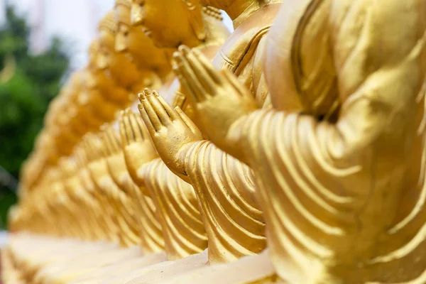 Złoty Budda 1250 Posąg Uczniów Buddyjskim Parku Pamięci Makha Bucha — Zdjęcie stockowe