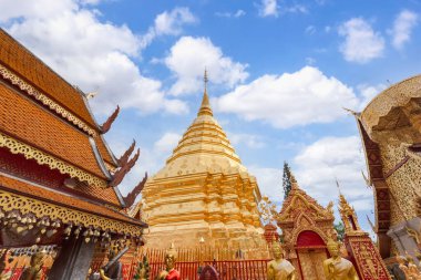 Wat Phra Doi Suthep, Tayland 'ın Chiang Mai şehrinin turistik ilgi odağı.