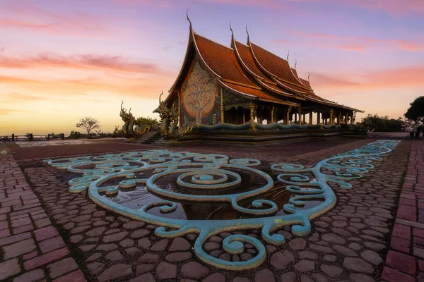 Vacker Utsikt Över Soluppgången Wat Sirindhorn Wararam Wat Phu Prao — Stockfoto