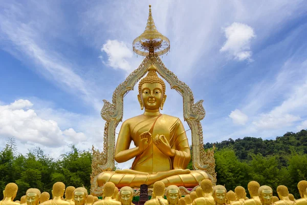 Buddha Oro Con 1250 Discepoli Statua Parco Commemorativo Buddista Makha — Foto Stock