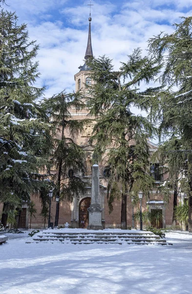 Vista Vertical Plaza Bernardas Ciudad Alcala Henares Después Una Nevada — Foto de Stock