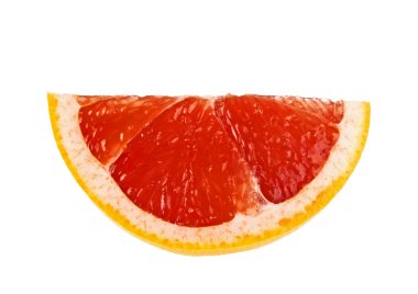 Beyaz arkaplanda izole edilmiş bir parça greyfurt