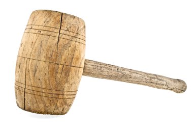 Beyaz bir arka plan üzerinde izole klasik ahşap çekiç