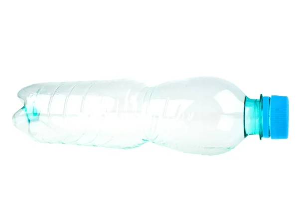 Gebruikte plastic fles op een witte achtergrond — Stockfoto