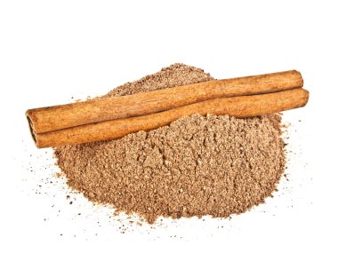 Kabuk tarçın ve toz Beyaz arka plan üzerinde