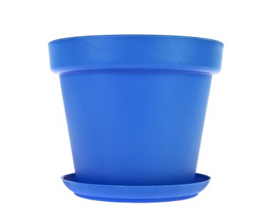 Beyaz zemin üzerine mavi plastik saksı