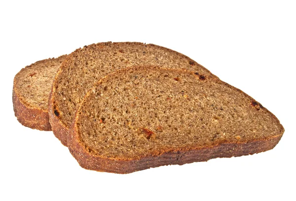 Frisch geschnittenes Roggenbrot isoliert auf weißem Hintergrund — Stockfoto