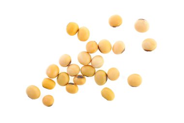 Soya fasulyeleri beyaz arka planda izole edilmiş, üst manzara. Kurutulmuş soya fasulyesi.