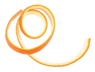 Beyaz arka planda izole edilmiş sarmal turuncu derinin üst görüntüsü. Turuncu lezzet sarmalı.