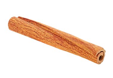Cassia, beyaz arka planda izole edilmiş aromatik tarçın çubuğu.