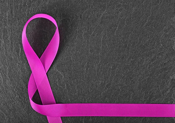 Лента Фиолетовой Осведомленности Черном Фоне Символ Борьбы Болезнями — стоковое фото