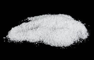 Siyah arka planda beyaz kar yığını. Güzel kar yığını. Geceleri kar yağar.