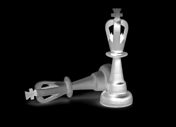 Két sakk-király elszigetelt fekete háttér — Stock Fotó