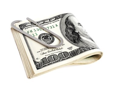 Beyaz bir arka plan üzerinde dolar para klipsi