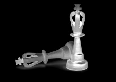 Siyah arka plan üzerine izole iki satranç king