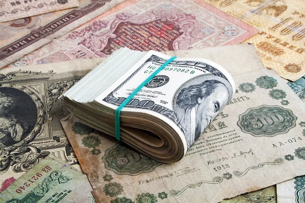 Pénz fogalmát, a régi orosz pénz és a dollár — стокове фото