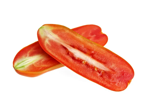 Tomaten gesneden geïsoleerd op een witte achtergrond — Stockfoto