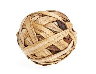 Beyaz bir arka plan üzerinde Rattan topu