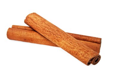 Tarçın beyaz arkaplanda izole edildi