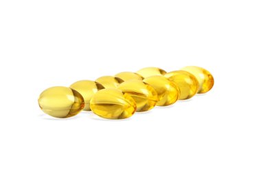 Beyaz arka plan üzerinde gelen balık yağı Omega 3 kapsülleri