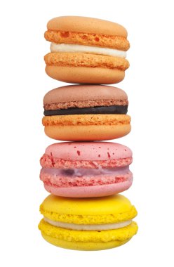 Beyaz arka plan üzerinde izole renkli acıbadem kurabiyesi