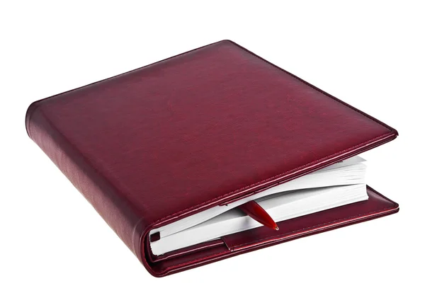 Caderno de couro e caneta sobre fundo branco — Fotografia de Stock