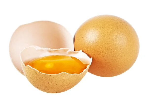 Huevos crudos aislados sobre fondo blanco — Foto de Stock