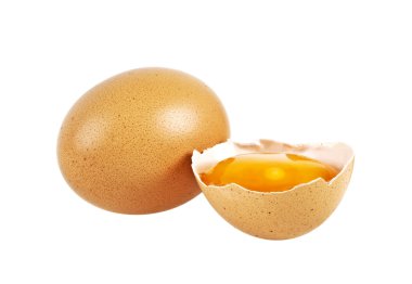 Beyaz zemin üzerinde çiğ yumurta izole