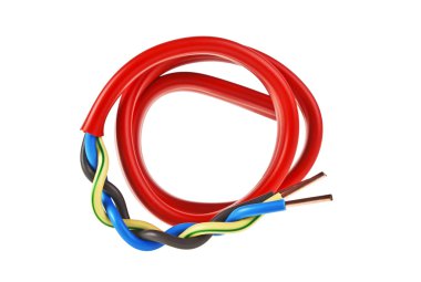 beyaz zemin üzerinde bir elektrik kablosu closeup