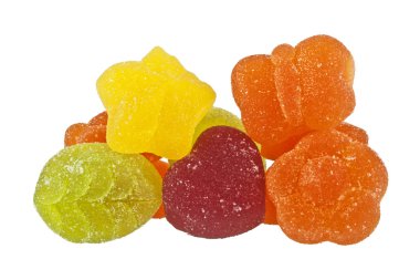 Beyaz bir arka plan üzerinde renkli marmelat